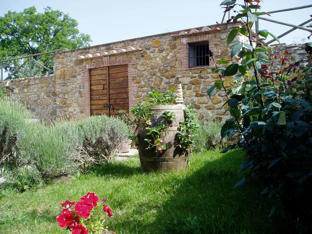 Agriturismo Podere Micitto Usi Kültér fotó